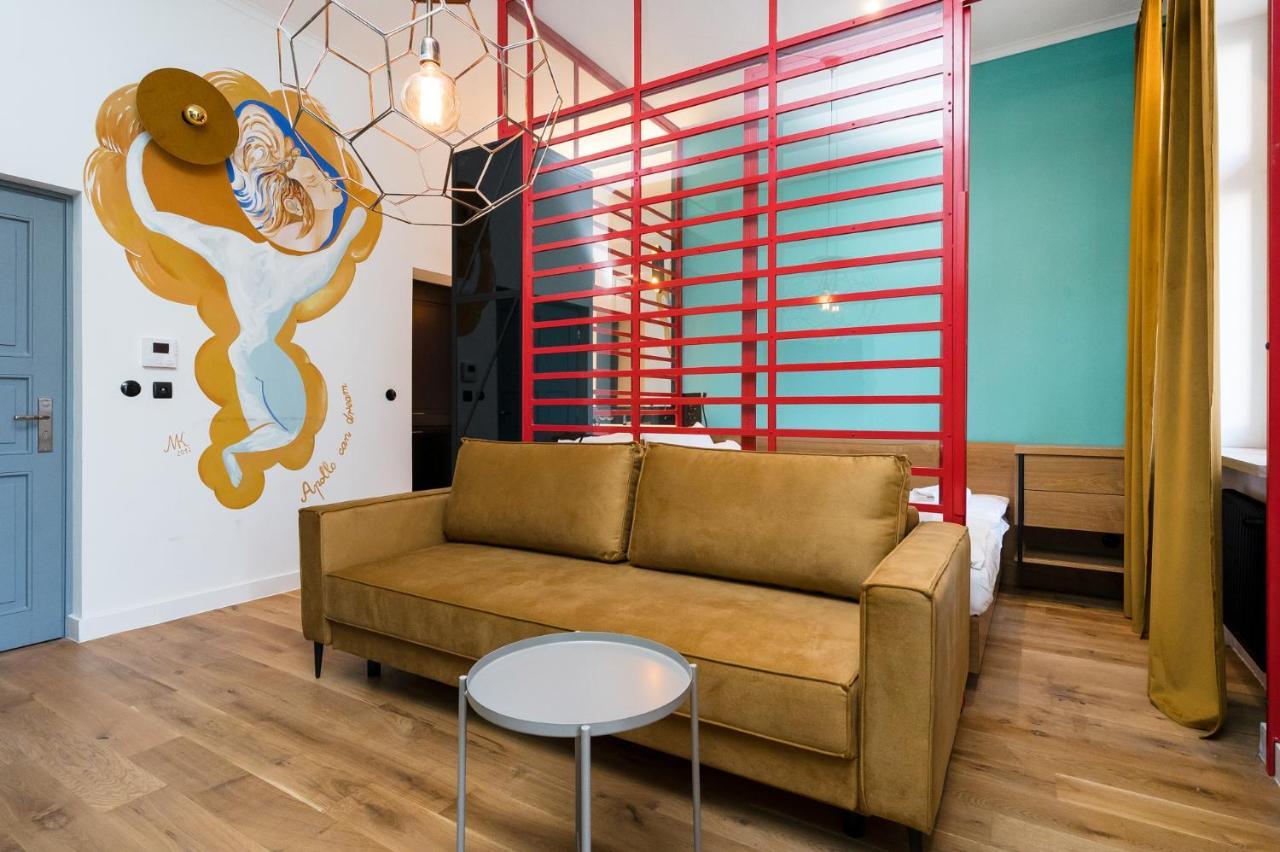 Goldfinger 3-Bed Unique Apartment In The Heart Of Podgorze Krakow Bagian luar foto