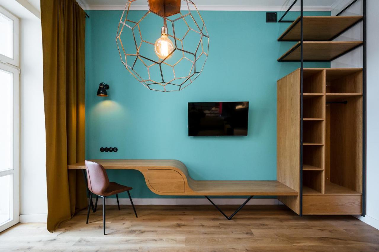 Goldfinger 3-Bed Unique Apartment In The Heart Of Podgorze Krakow Bagian luar foto