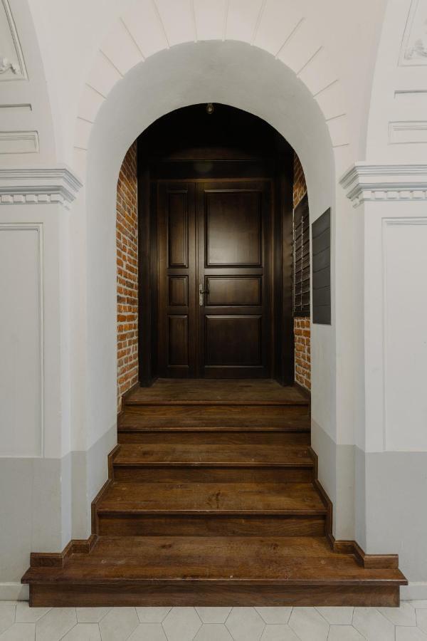 Goldfinger 3-Bed Unique Apartment In The Heart Of Podgorze Krakow Bagian luar foto